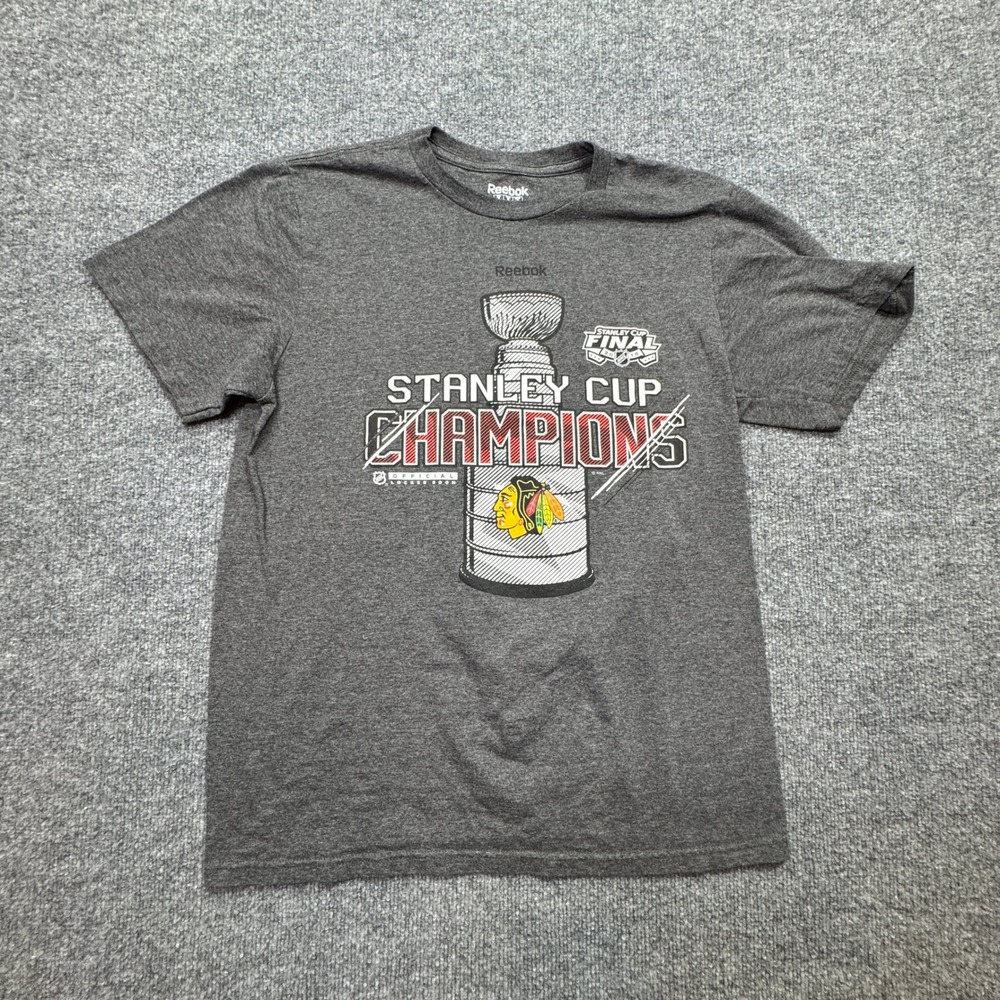 Chicago Blackhawks 2015 Stanley Cup Champions T-Shirt Mens M Grey Reebok NHL‎